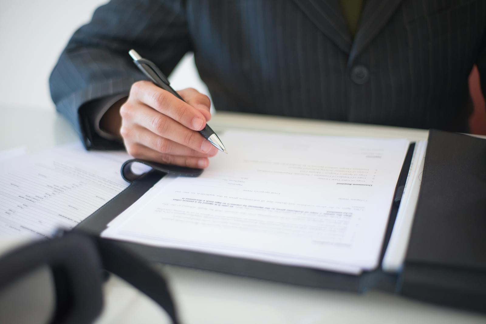 Conference Pipeline Without a $20K Booth: The 2-Week Prep System