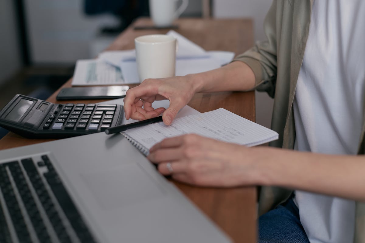 The First Invoice That Sets Payment Expectations for the Whole Relationship