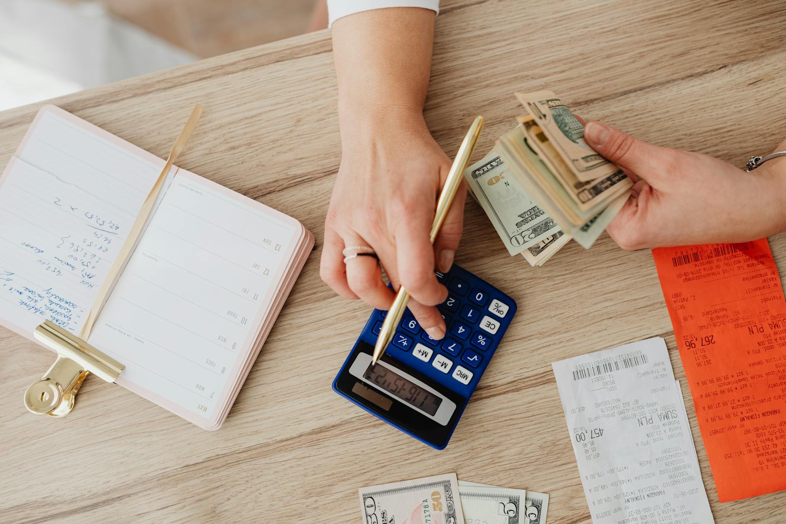Separate business and personal finances freelancer
