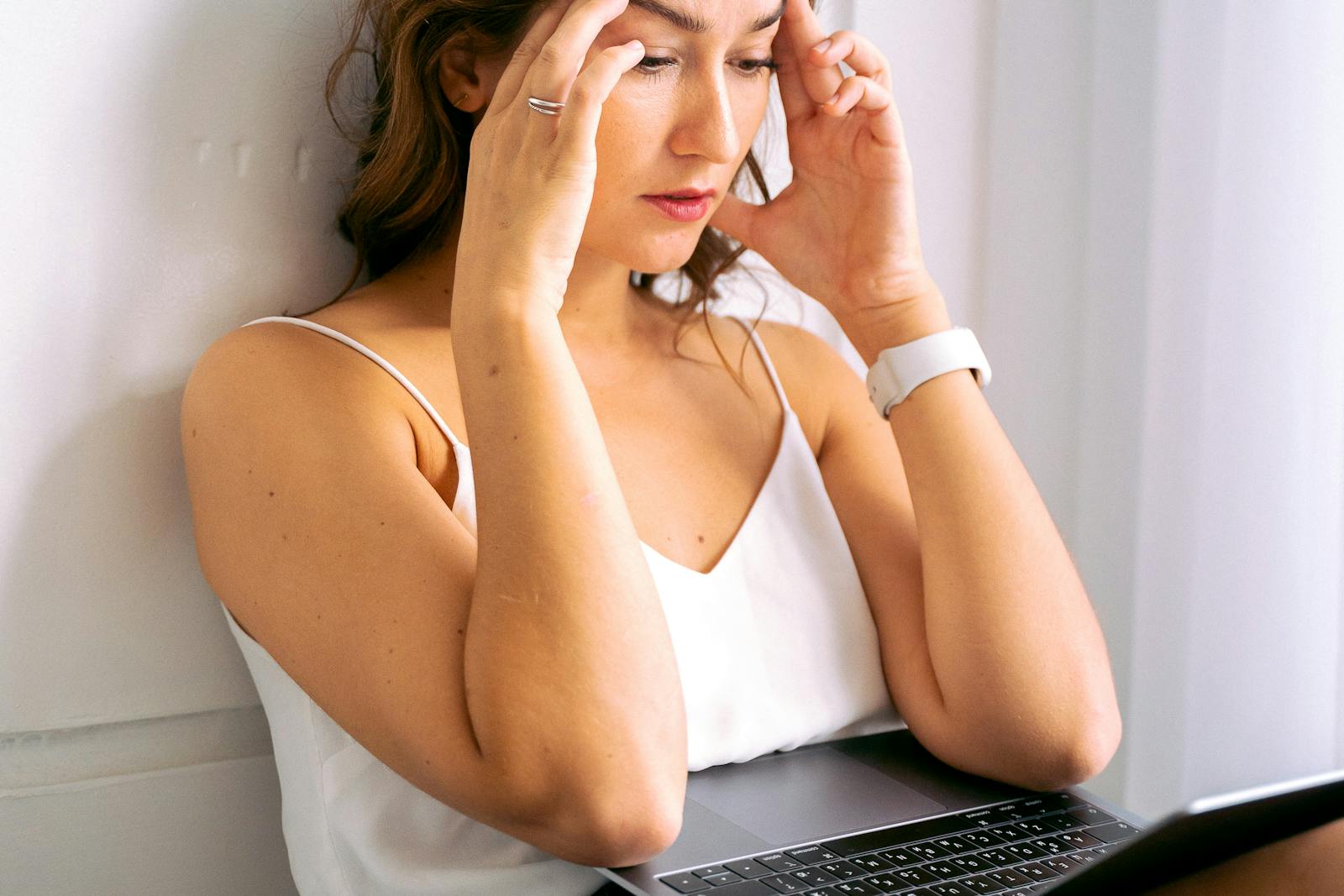 The 'Net 7' Strategy: Why Shorter Payment Terms Win Faster Approval From Solos