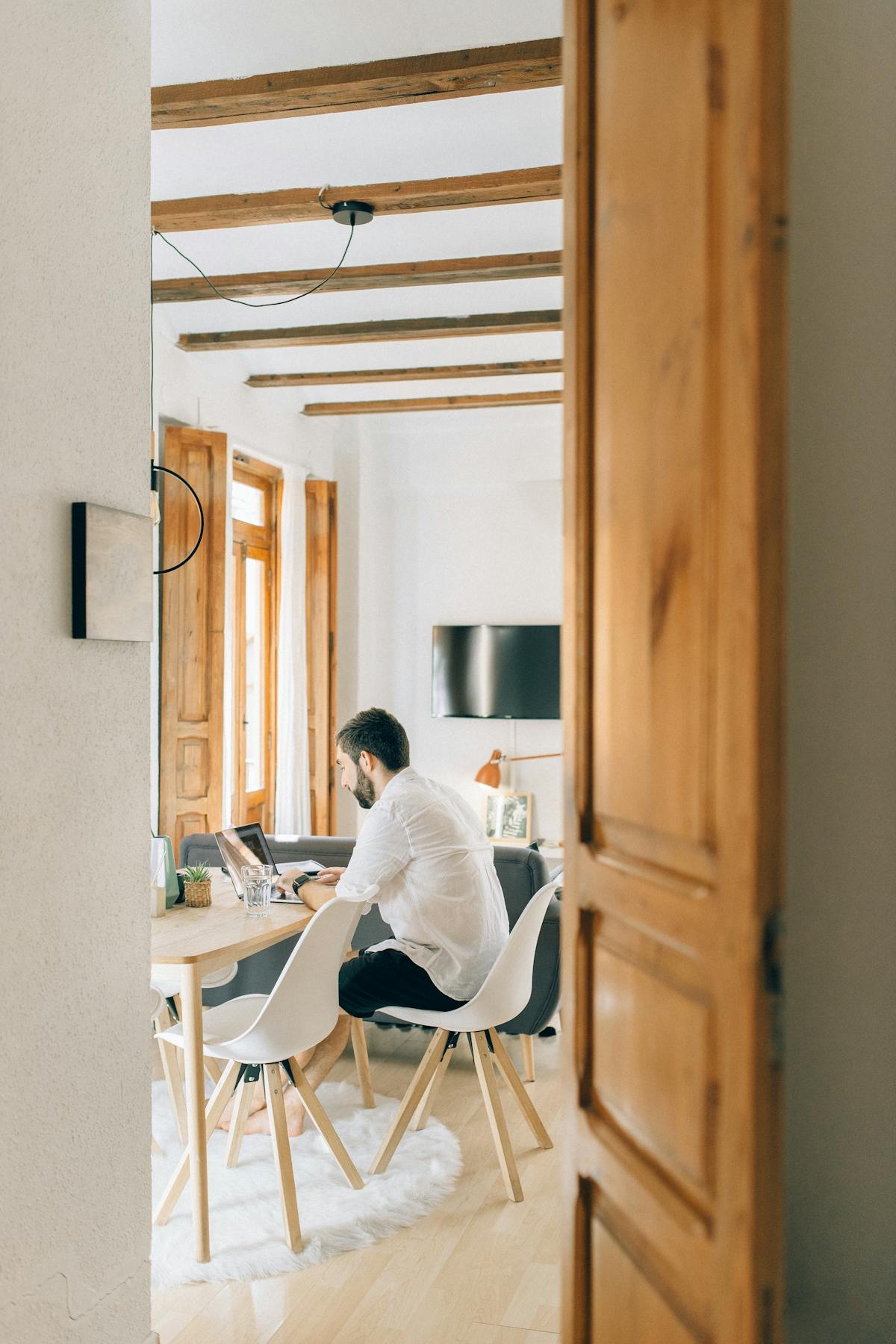 How to Send a Follow-Up Email Without Being Annoying