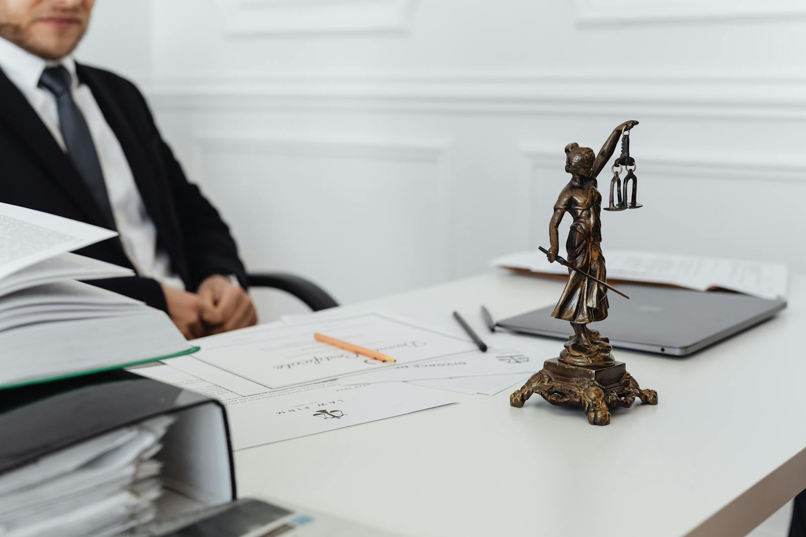 Seguros para Freelancers: Qué Necesitas de Verdad (Y Qué No)