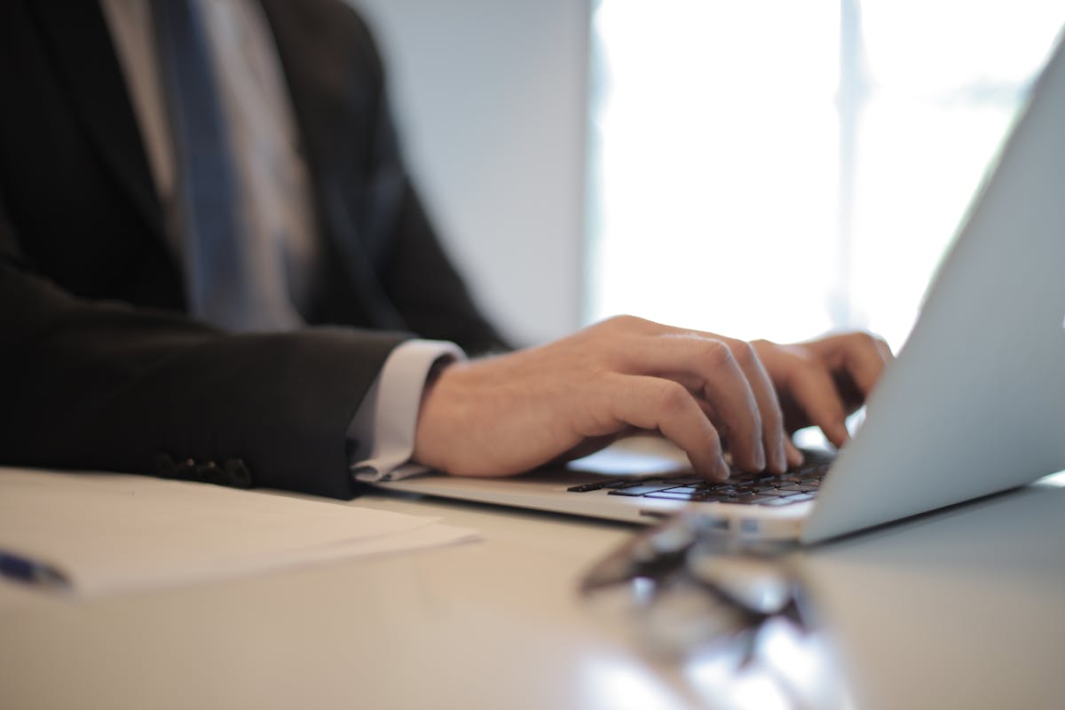 LinkedIn Connection Request Notes: 9 Templates Above 50% Acceptance From C-Level Buyers