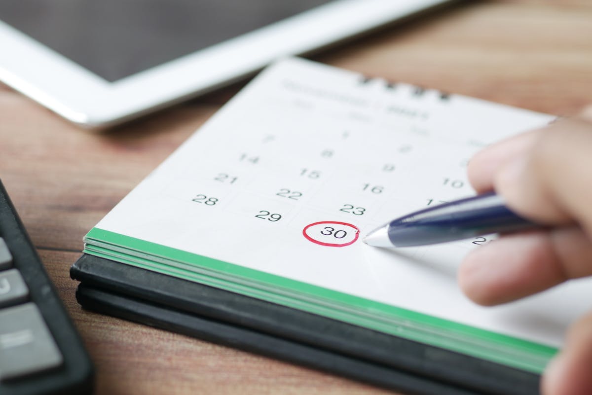 How to Run a Weekly Client Check-In That Saves Hours of Email