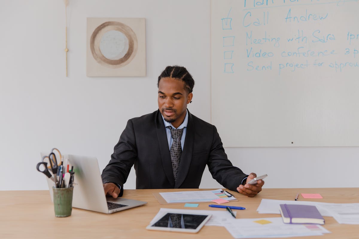 How to Run a Kickoff Meeting: Agenda, Questions, and Format