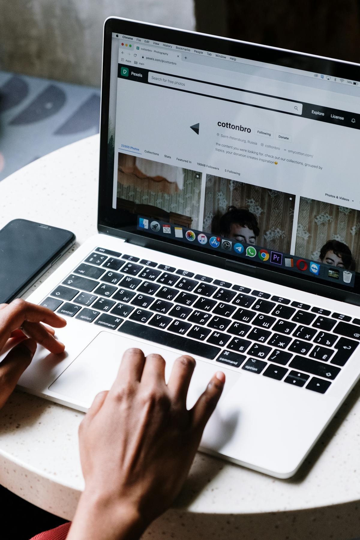 How to Use AI to Write a Follow-Up Email After a Proposal (Without Sounding Like a Robot)