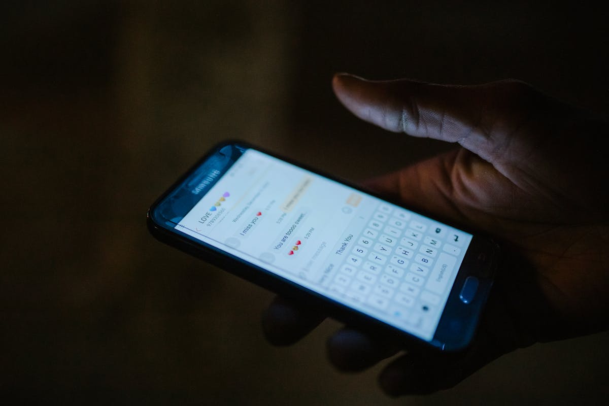 The "Triple-Tap" Day: Phone, Email, LinkedIn Within 90 Minutes for Maximum Recall