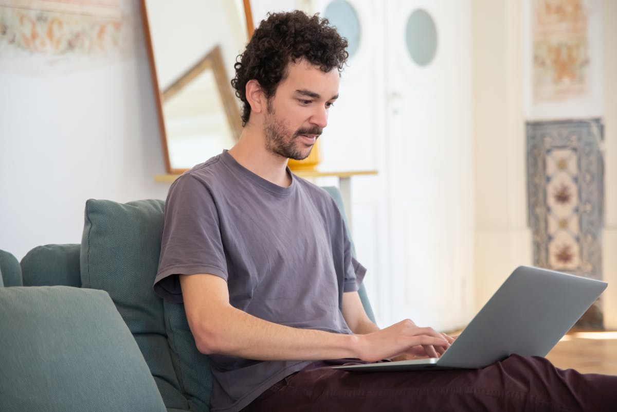 How to Find Freelance Graphic Design Clients: Reddit's Advice