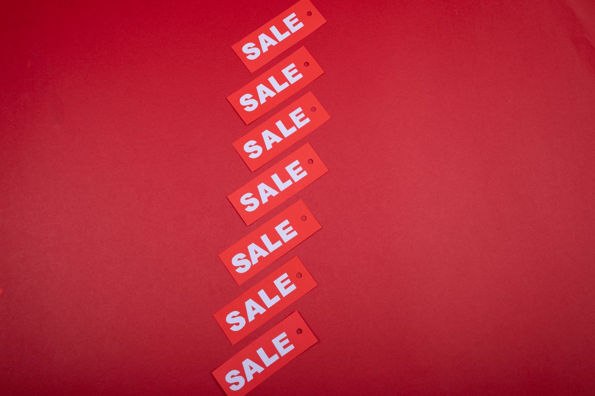 Price tag discount concept