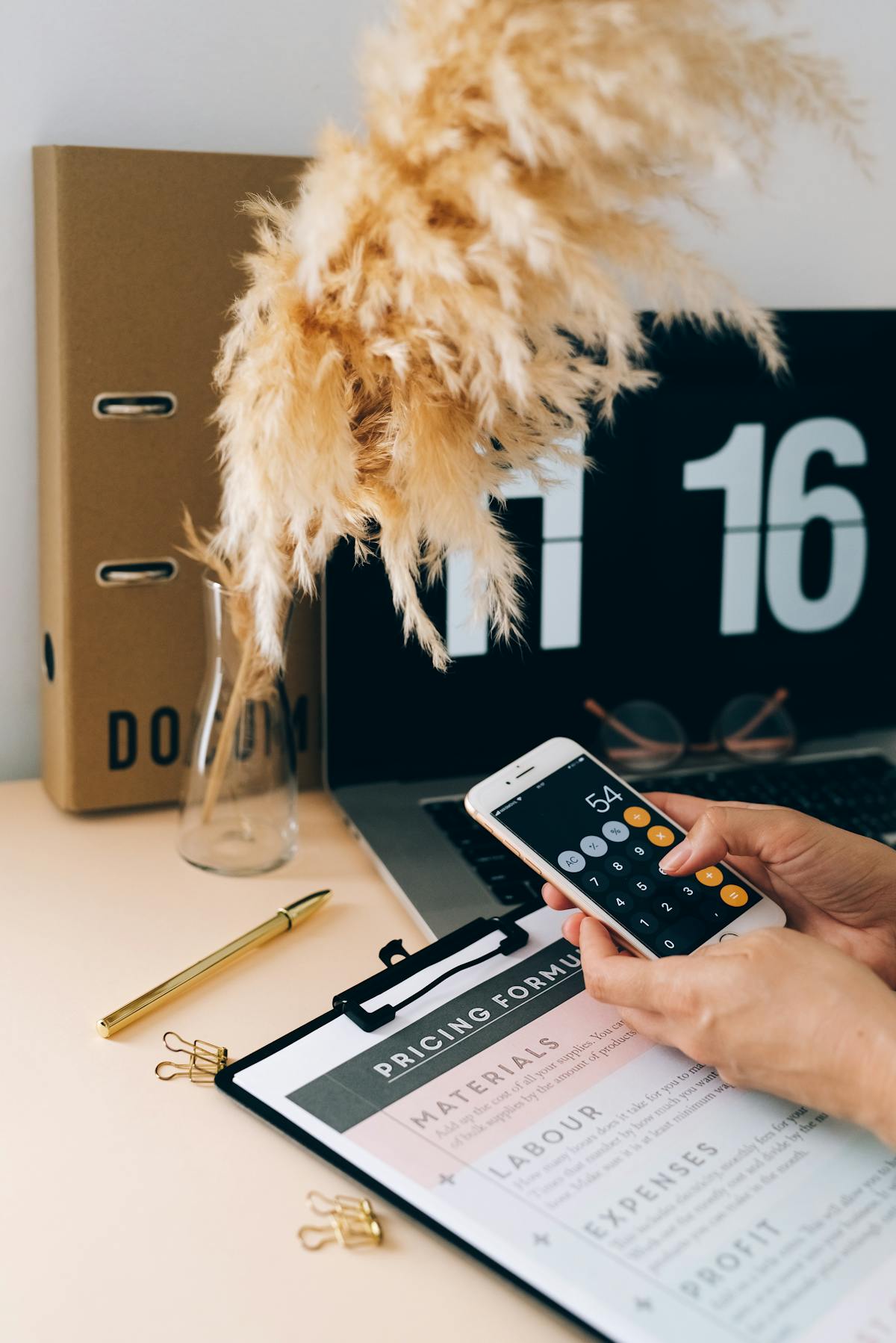 The 'Hourly Rate Trap' and the Path Out: From Hours to Outcomes