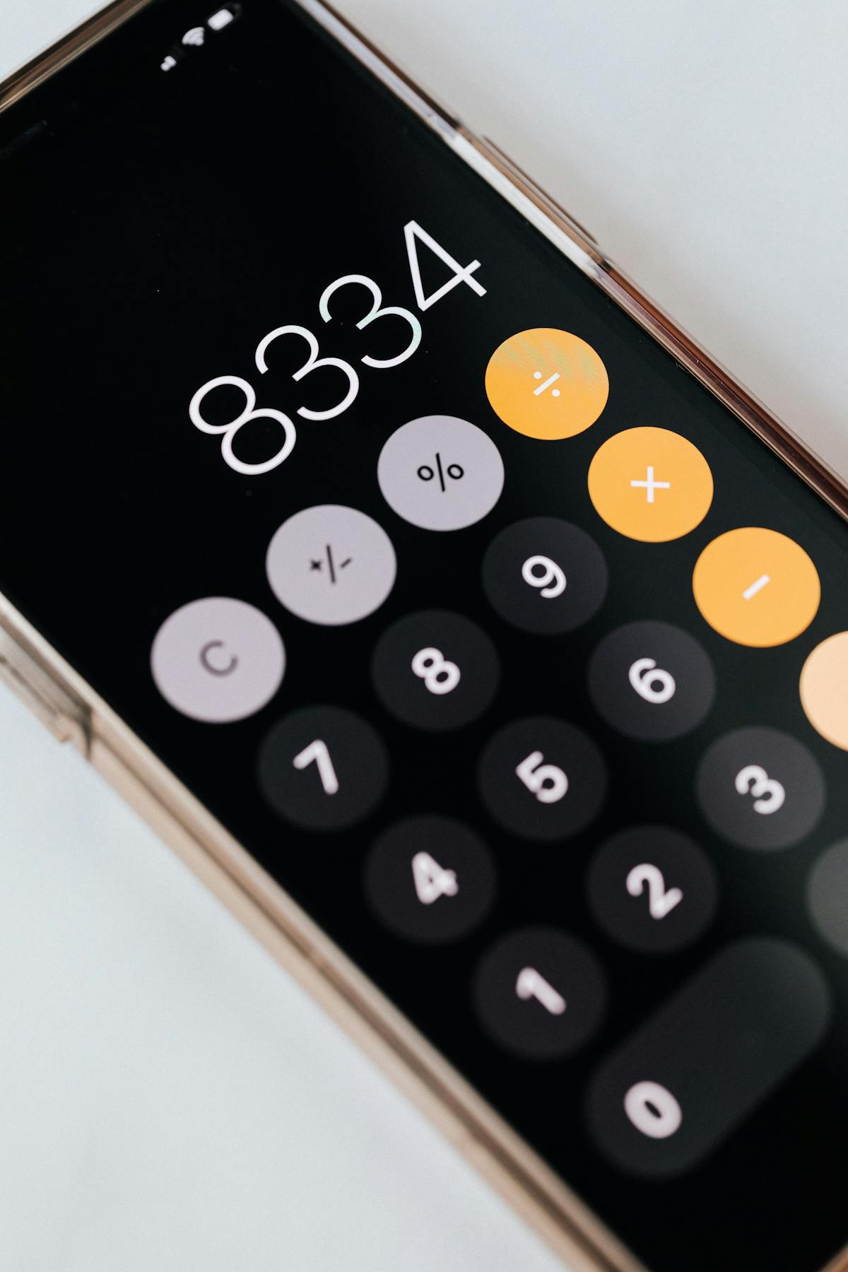 The 'Pricing Calibration' Per Industry: When SaaS Pays More Than Manufacturing