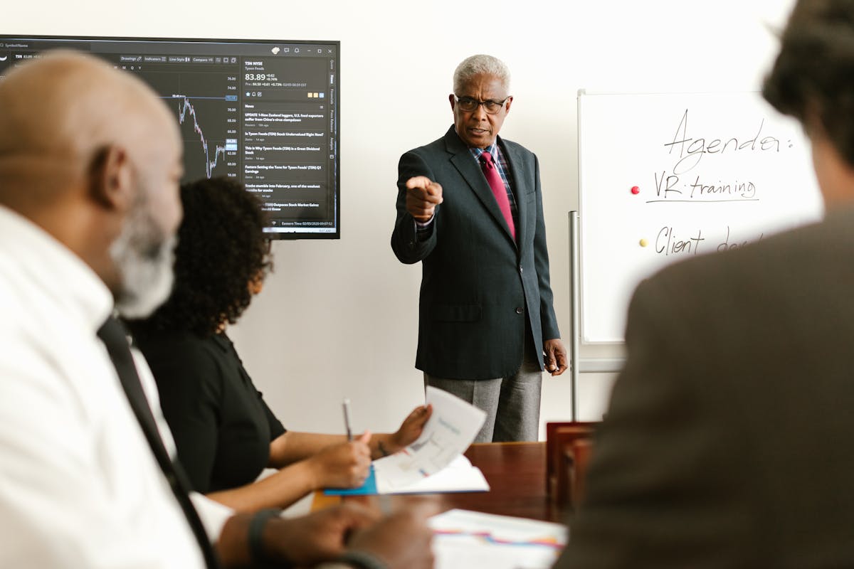 How to Write a Business Proposal for New Clients (With Template)