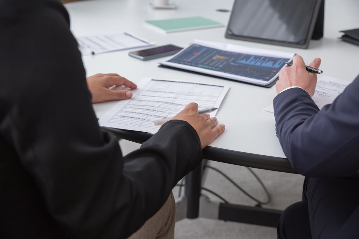 Video Proposals vs PDF Proposals: Which Format Wins More Clients in 2026?