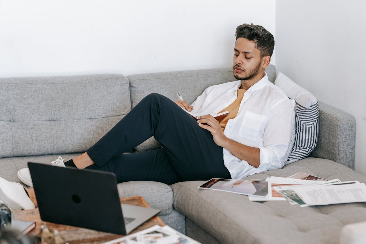 Self-Employed Income Tax Guide: What Freelancers Need to Know